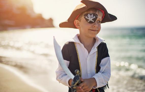 Kids-dressed-as-pirate